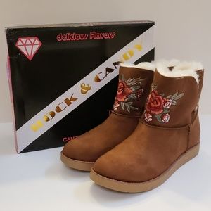 Rock & CandyLarue Faux Fur Boots Brown Embroidered